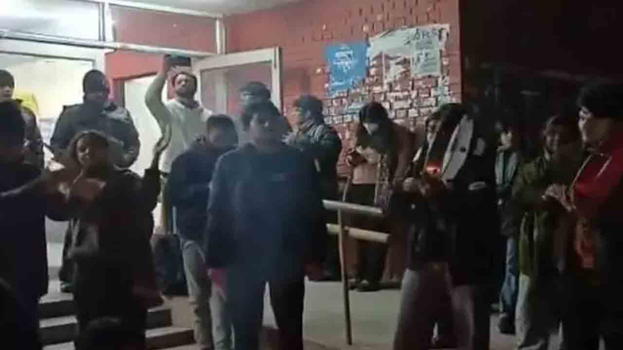 జేఎన్‌యూలో ప్రధానికి వ్యతిరేకంగా నినాదాలు