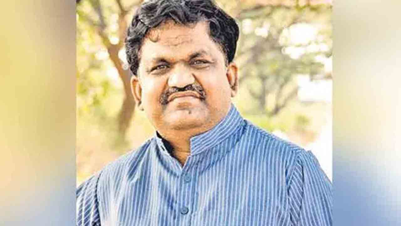 తెలంగాణ అస్తిత్వానికి నిలువెత్తు సంతకం కేసీఆర్‌