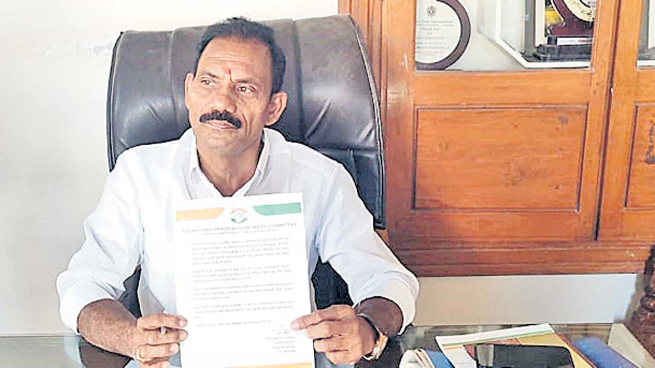 ఆదిలాబాద్‌లో కాంగ్రెస్‌కు బిగ్‌షాక్‌!