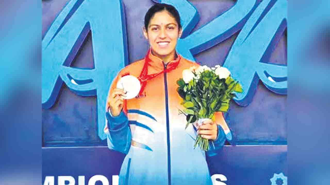 అలీషాకు కాంస్యం