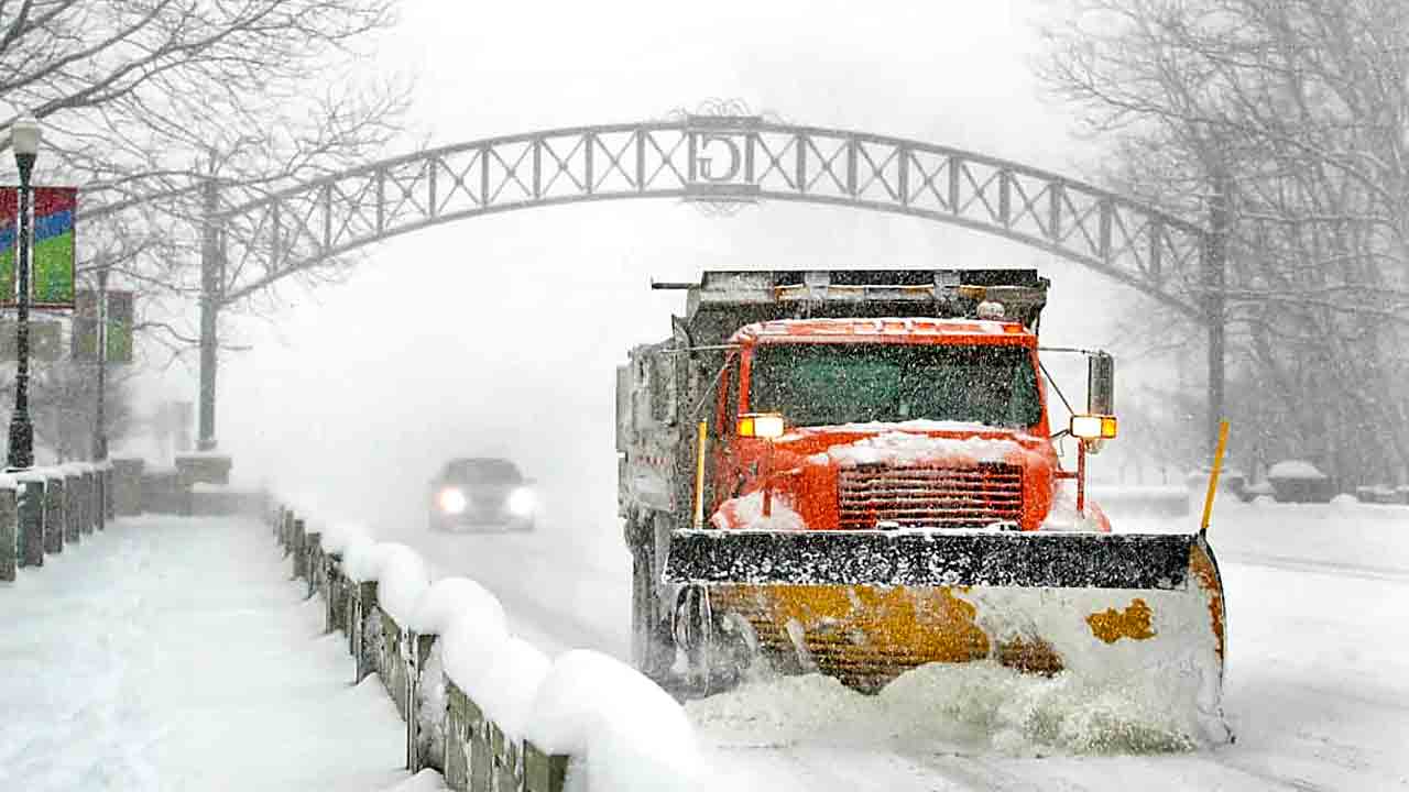 America Snow Storm | అమెరికాను వణికిస్తున్న మంచు తుఫాను..16 కోట్ల మంది ప్రజలపై ప్రభావం