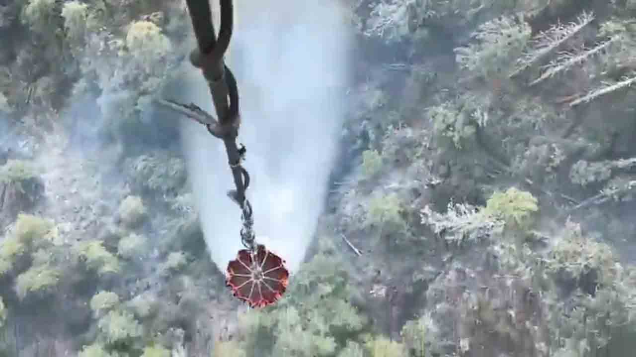 Forest Fire | లోహిత్‌ వ్యాలీ అడవుల్లో కార్చిచ్చు.. మంటలార్పుతున్న భారత వాయుసేన.. Video