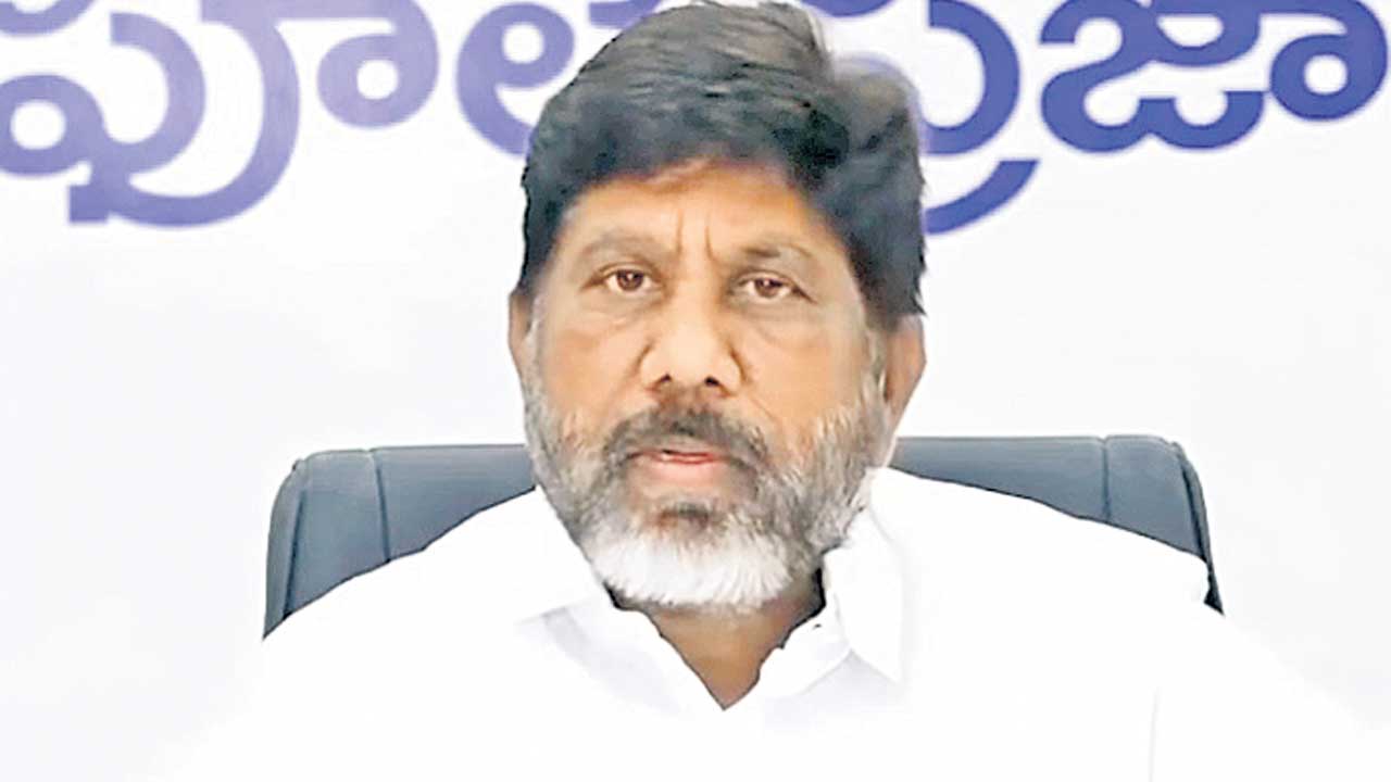 కాంగ్రెస్‌ కొట్లాట.. సీఎం టీడీపీ పాట!