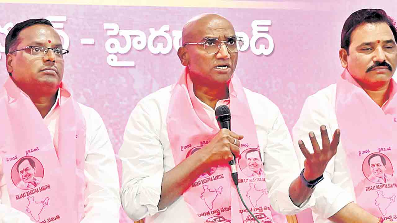 కేసీఆర్‌ అరెస్ట్‌కు సర్కార్‌ కుట్రలు