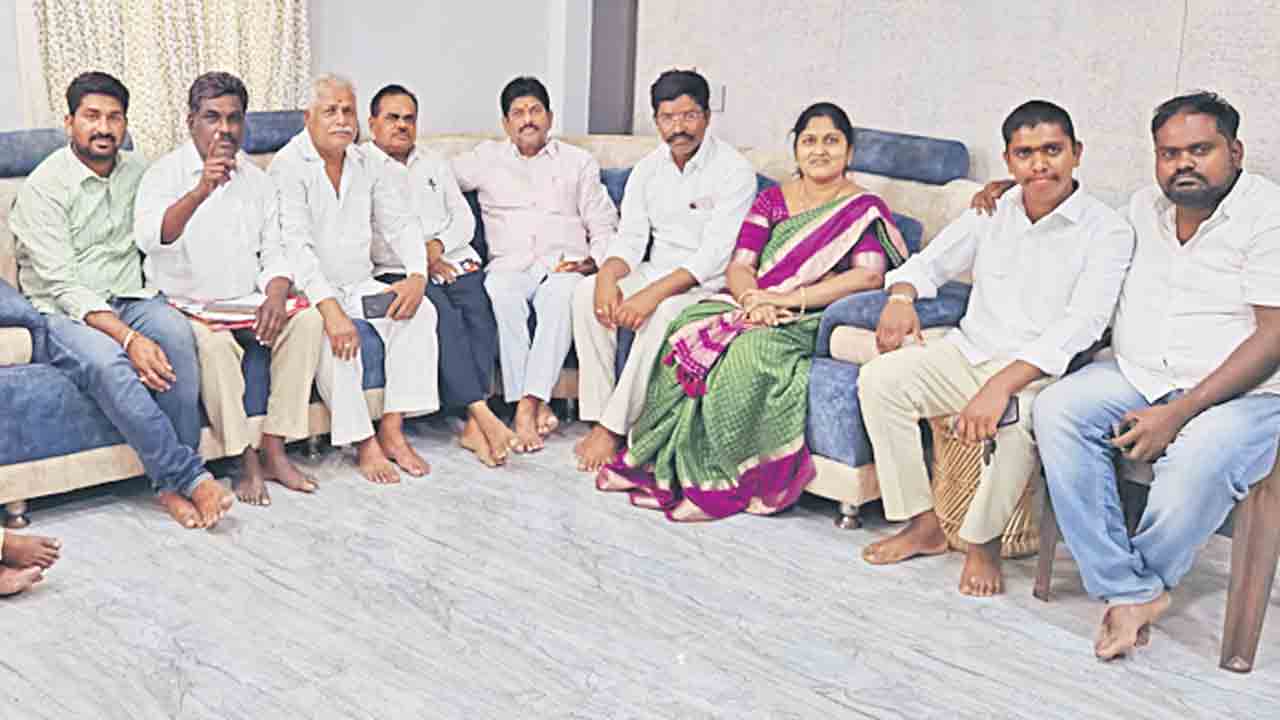 ప్రజలు ఛీత్కరించిన బుద్ధిరాదా