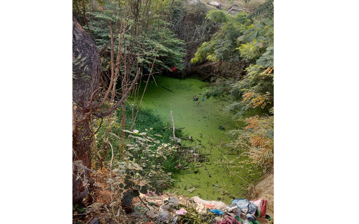 Chandur : రోడ్డు ప‌క్క‌నే బావులు.. ప్ర‌మాదంలో ప్ర‌యాణికులు