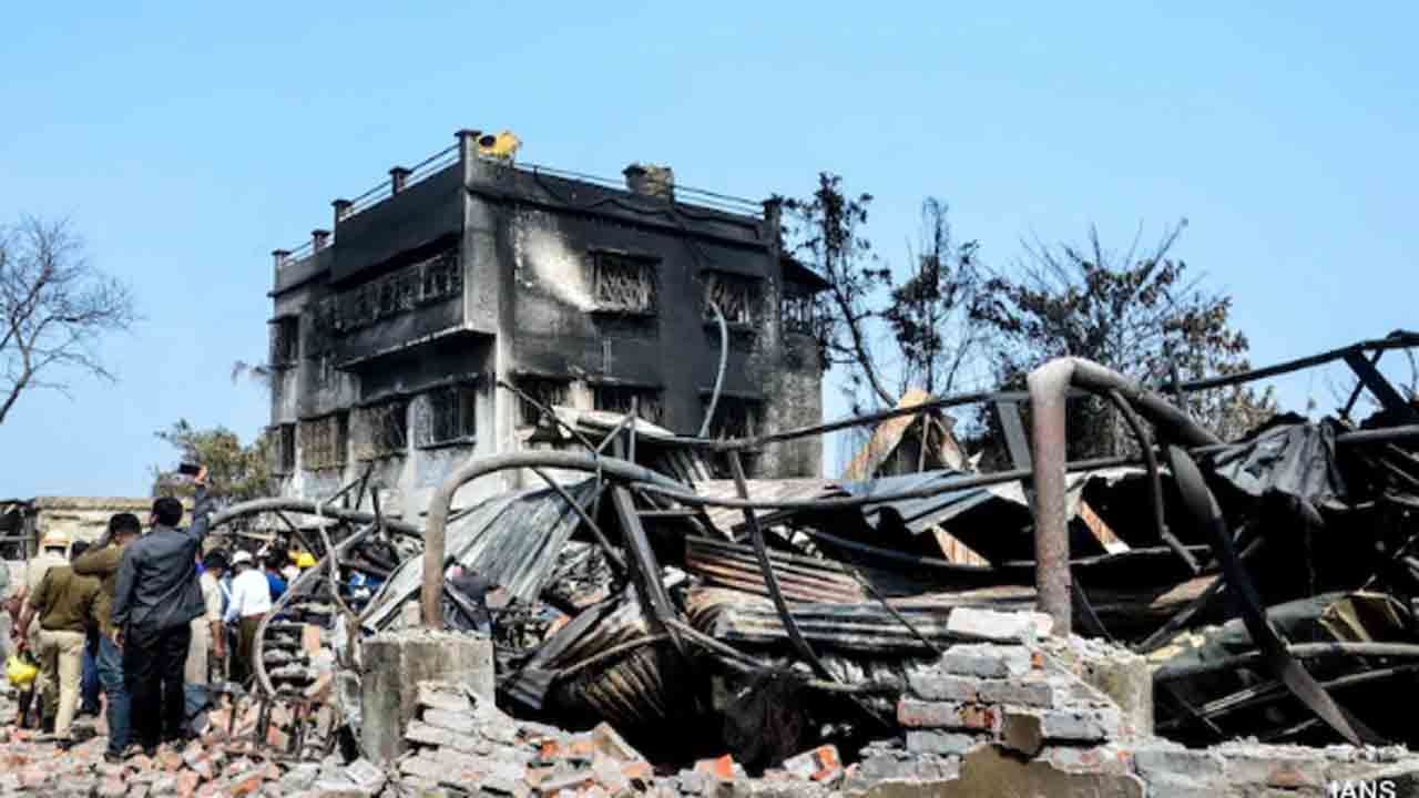 Kolkata Fire | గోడౌన్ల అగ్నిప్రమాదం ఘటనలో 21కు చేరిన మృతులు.. 28 మంది మిస్సింగ్‌