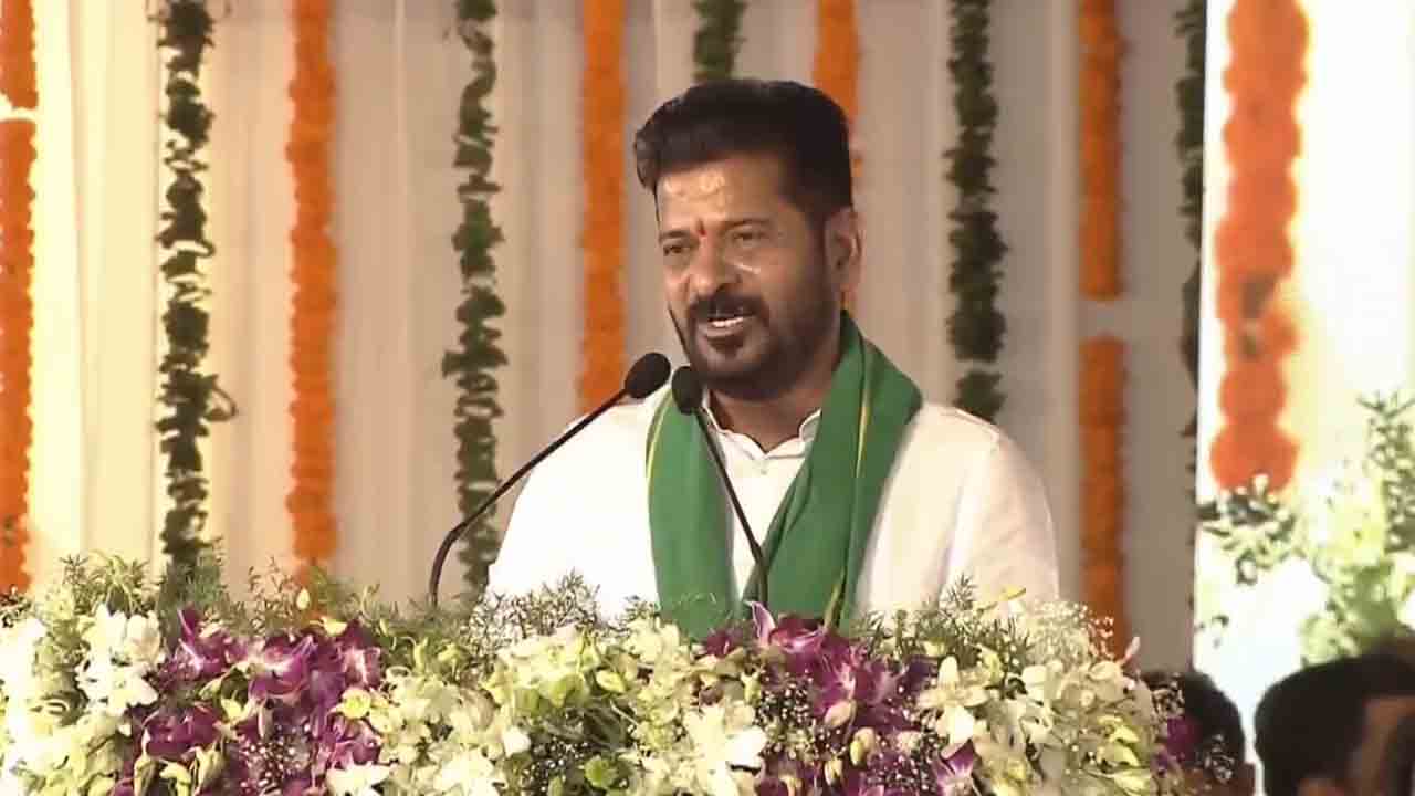 Revanth Reddy | మీకు గొడవలుంటే తలుపులు మూసుకుని కొట్టుకోండి.. NTV, ABN పై సీఎం ఫైర్‌