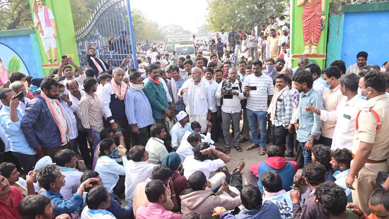 మిర్చిరైతు కర్నెర్ర..!