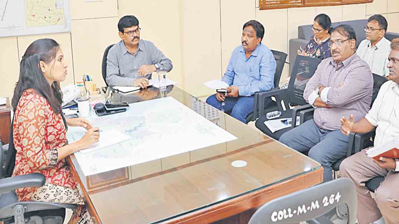 నీటి ఎద్దడి లేకుండా చూడాలి