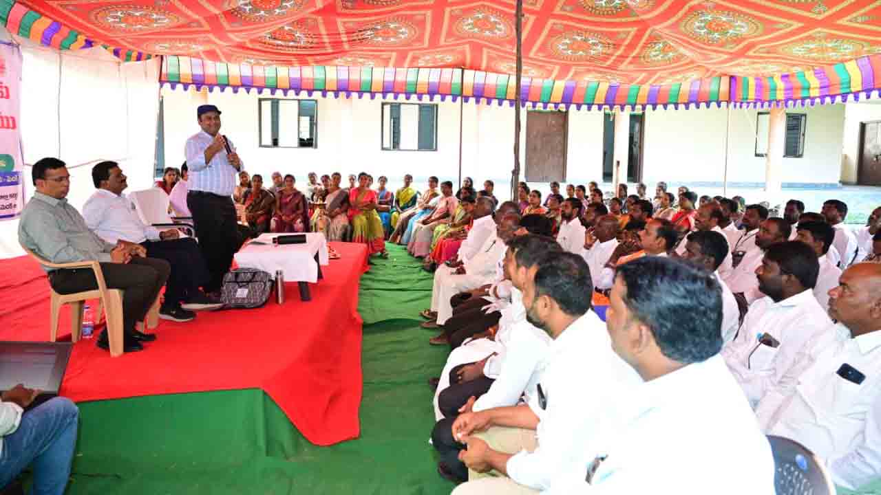 Collector RahulRaj | సర్పంచులు గ్రూప్ రాజకీయాలకు అతీతంగా ఉండాలి.. శిక్షణలో కలెక్టర్ రాహుల్ రాజ్‌