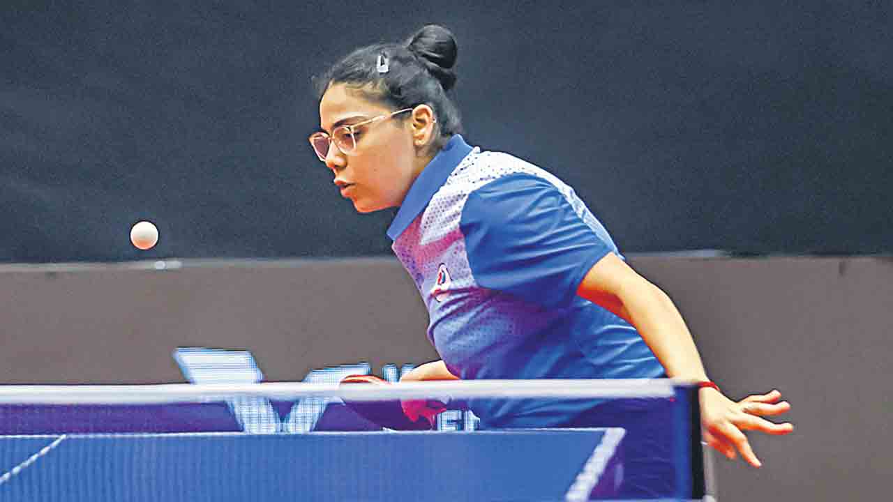 క్వార్టర్స్‌కు దివ్యాన్షి, అనూష