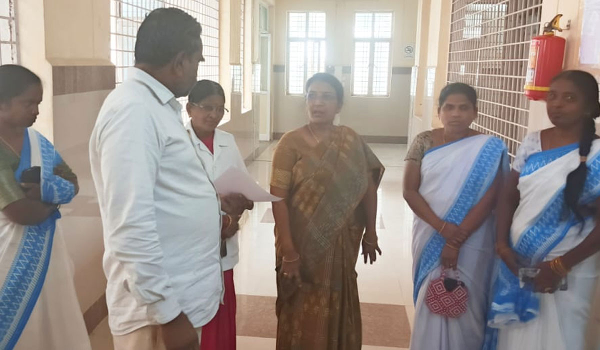Armoor | ఆర్మూర్ ప్రభుత్వ ఆసుపత్రిని సందర్శించిన డిఎంహెచ్ఓ రాజశ్రీ