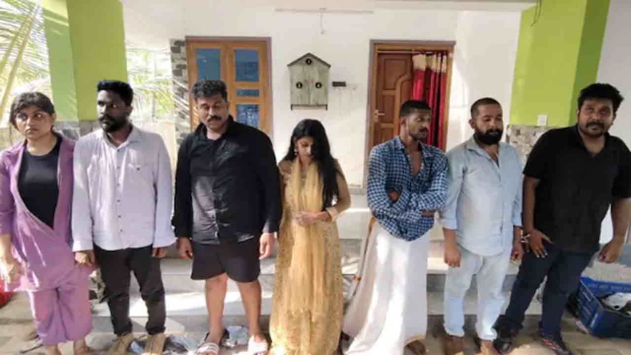 Drugs Supplying To Students | విద్యార్థులకు డ్రగ్స్ సరఫరా.. డాక్టర్ సహా ఏడుగురు అరెస్ట్‌