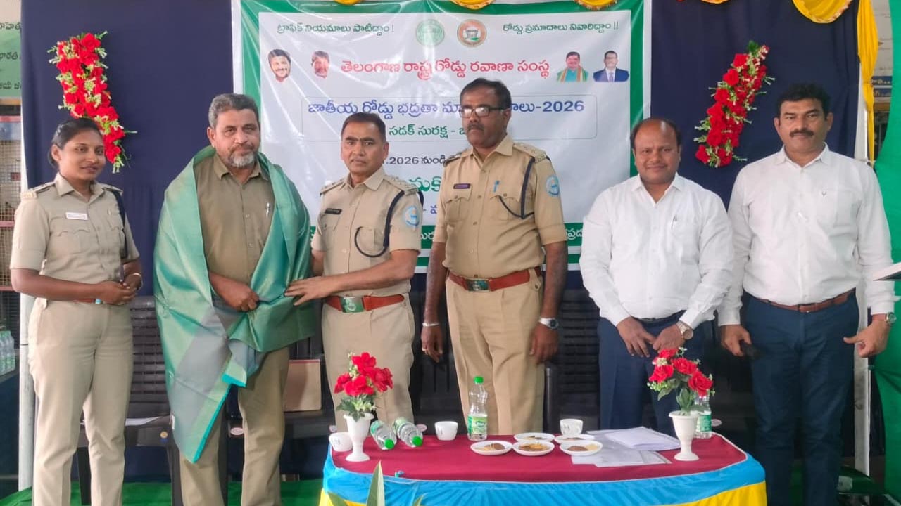 DTO Venugopal | ఆర్టీసీ డ్రైవర్లు ప్రమాదాలు జరుగకుండా సేవలందించాలి : డీటీవో వేణుగోపాల్‌