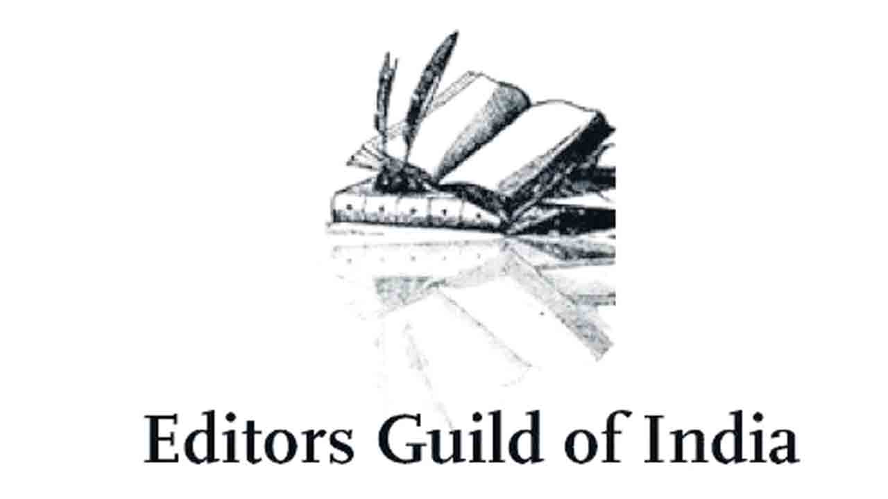 తెలంగాణలో మీడియా స్వేచ్ఛను కాపాడండి