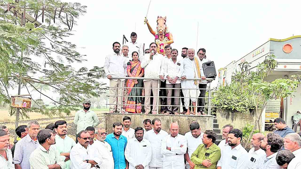 దుండగులను కఠినంగా శిక్షించాలి