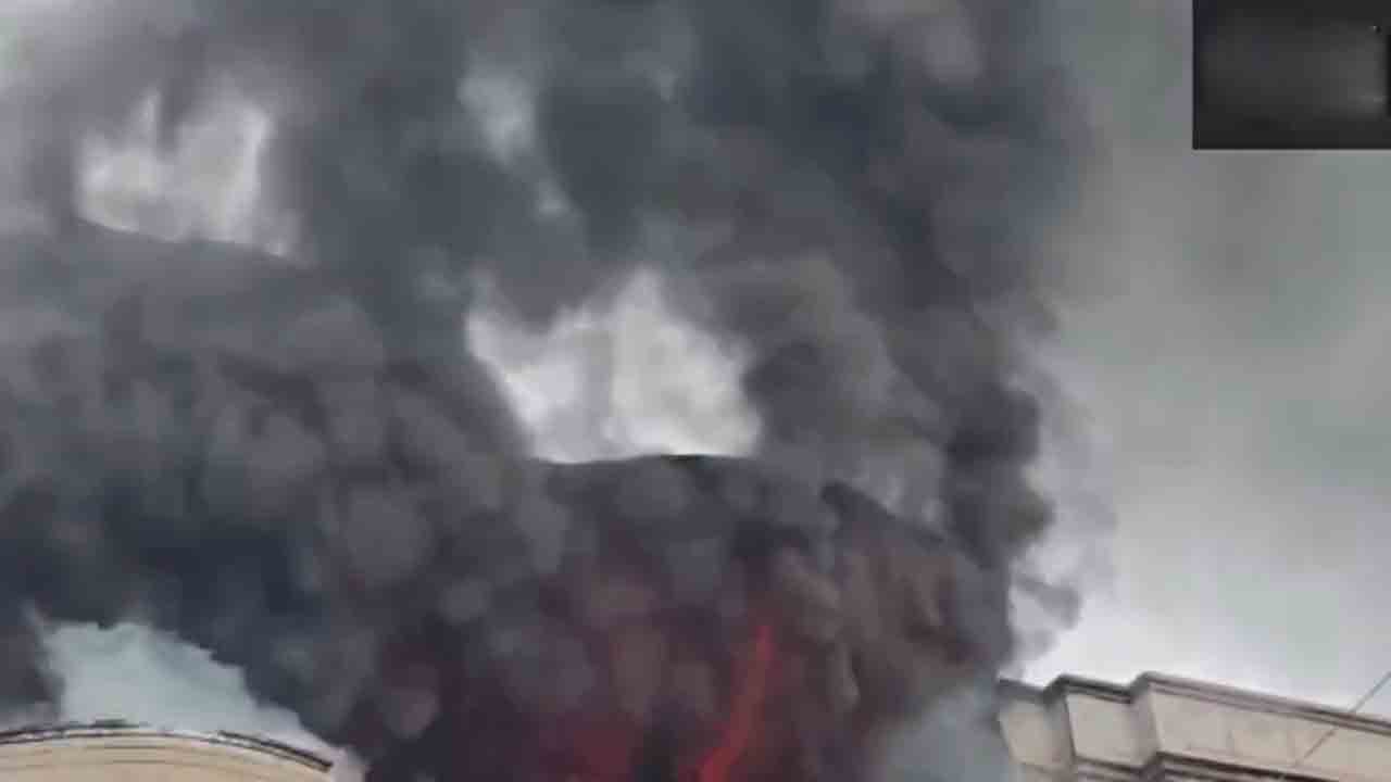 Fire accident | చెప్పుల ఫ్యాక్టరీలో అగ్నిప్రమాదం.. మూడంతస్తులకు ఎగిసిన మంటలు.. Video