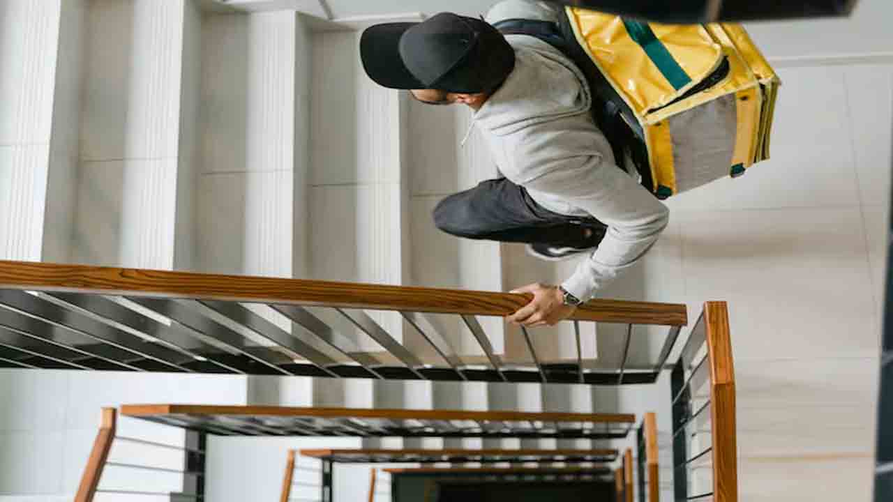 Gig workers | ఈ-కామర్స్‌ ప్లాట్‌ఫామ్స్‌ 10 మినిట్స్‌ హామీని ఎత్తేయాలన్న కేంద్రం..!