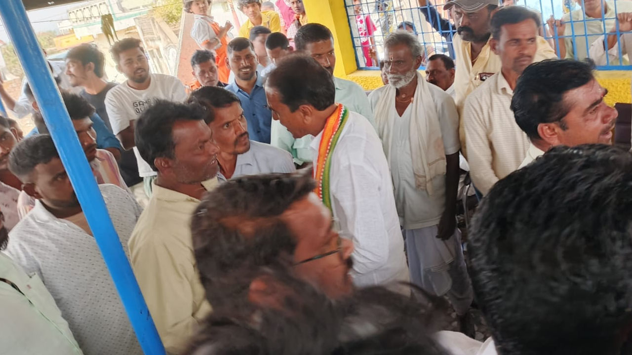 Narnoor | గ్రామసభలో కాంగ్రెస్ , బీజేపీ నాయకుల వాగ్వాదం