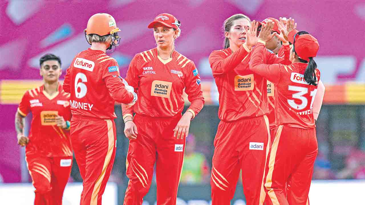 గుజరాత్‌ ఘనంగా..