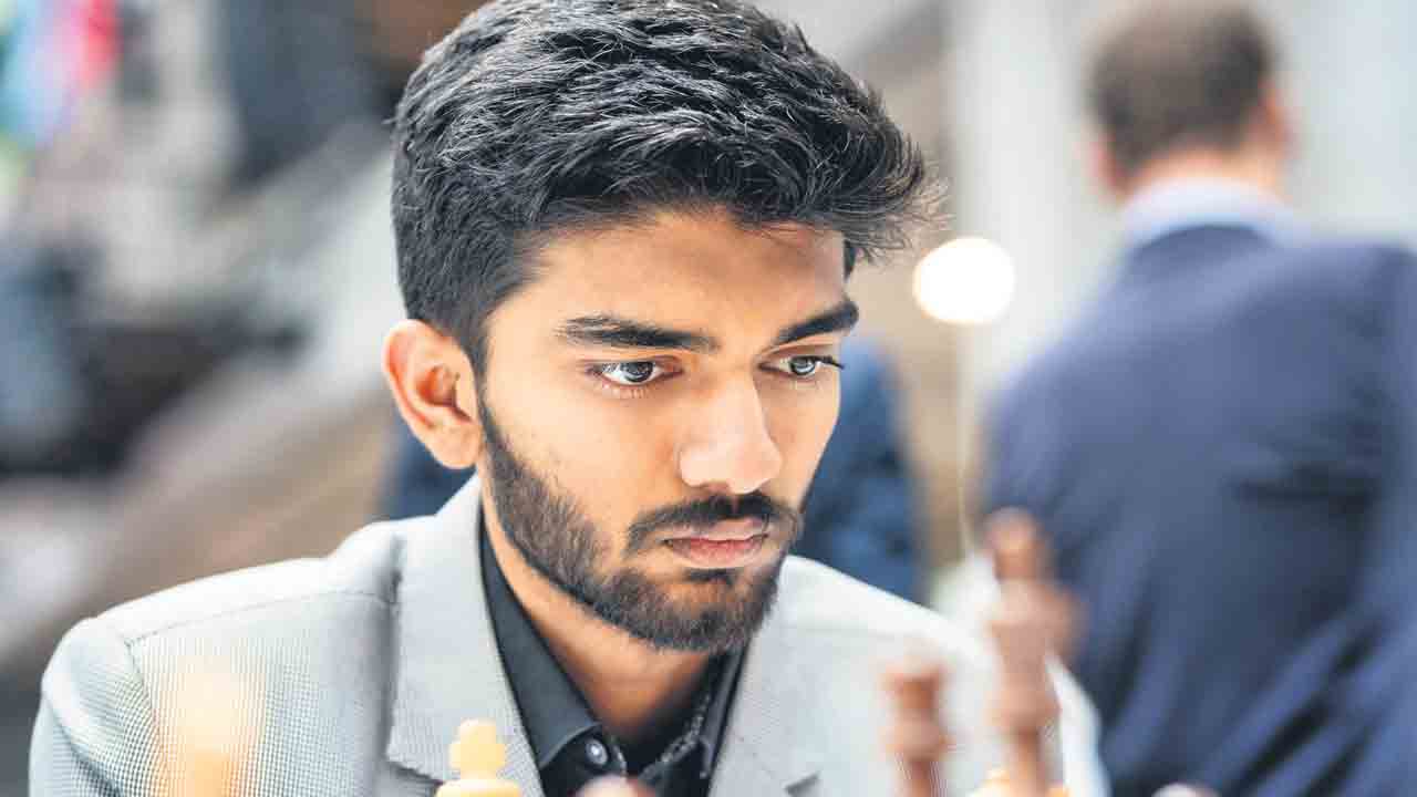 గుకేశ్‌కు తొలి విజయం.. అర్జున్‌కు ఓటమి