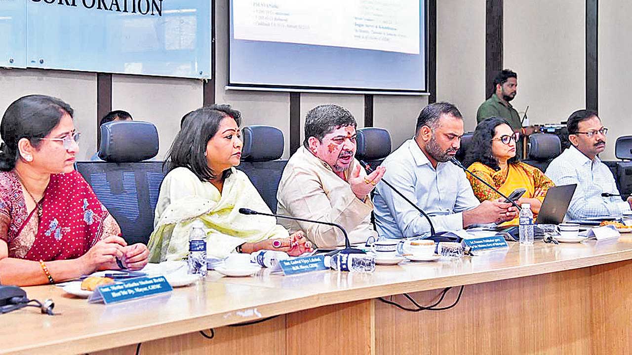 రోడ్లన్నీ గుంతలే!