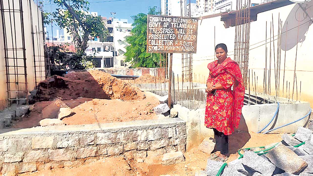 సమాధులనూ వదల్లేదు