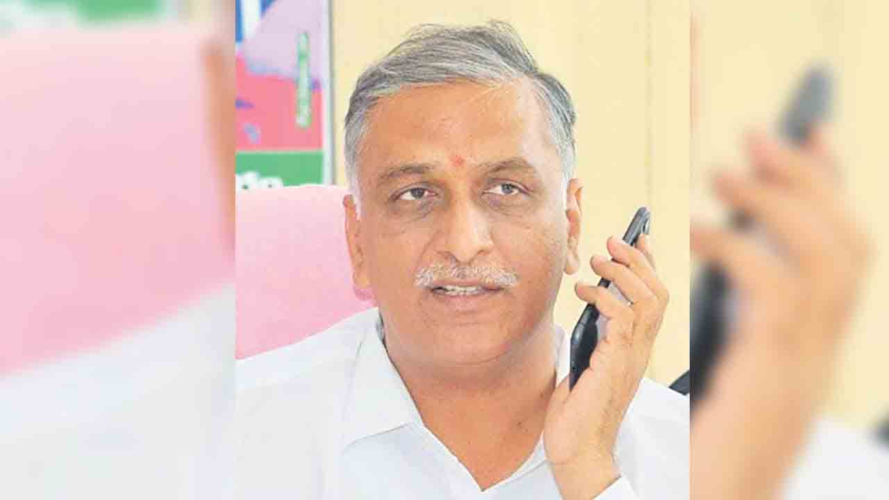 ‘నమస్తే’ రిపోర్టర్‌పై దాడిచేసిన ఇద్దరిపై కేసు.. సోమయ్యకు హరీశ్‌రావు పరామర్శ