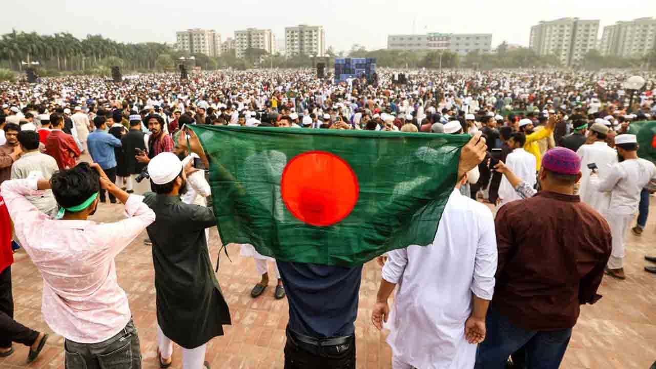 Hindu Man | బంగ్లాదేశ్‌లో మరో హిందూ వ్యక్తిపై దాడి.. తీవ్ర గాయాలు