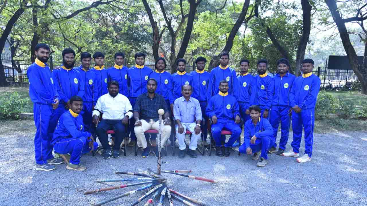 Hockey competitions | సౌత్‌జోన్‌ ఈస్ట్‌ ఇంటర్‌ యూనివర్సిటీ హాకీ పోటీలకు కేయూ టీం