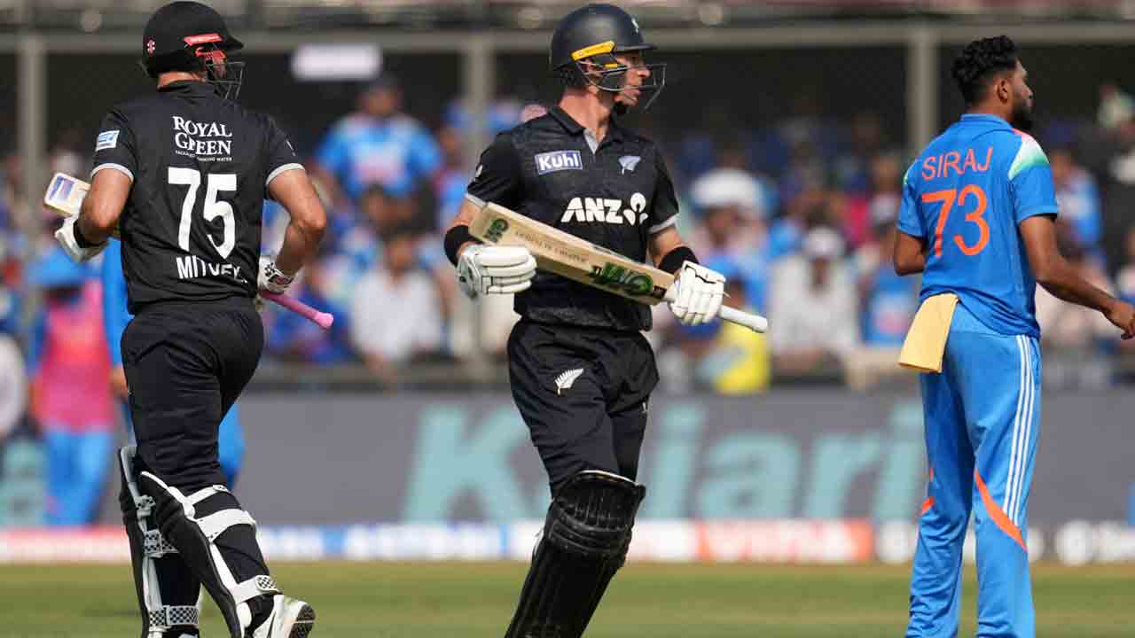 IND vs NA 3rd ODI | నిలకడగా ఆడుతున్న న్యూజిలాండ్‌ బ్యాటర్స్‌.. 15 ఓవర్లలో స్కోర్‌ ఎంతంటే..!