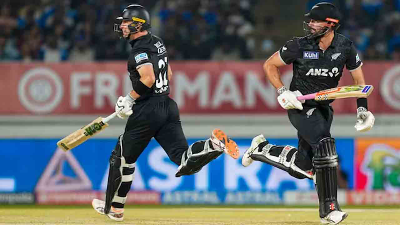 IND vs NZ | సెంచరీల దిశగా మిచెల్‌, యంగ్‌.. మ్యాచ్‌పై పట్టు సాధించిన కివీస్