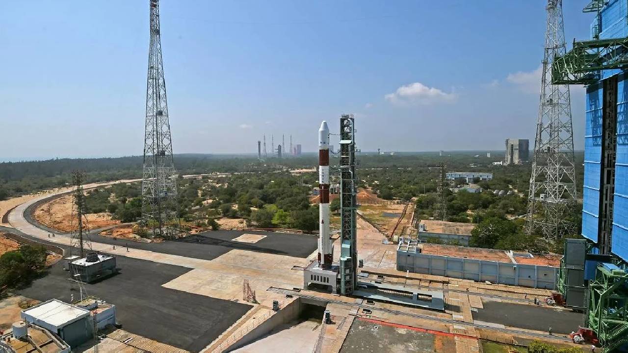 ISRO | మరో రాకెట్ ప్రయోగానికి సిద్ధమైన ఇస్రో.. 12న పీఎస్ఎల్వీ-సీ62 లాంఛ్