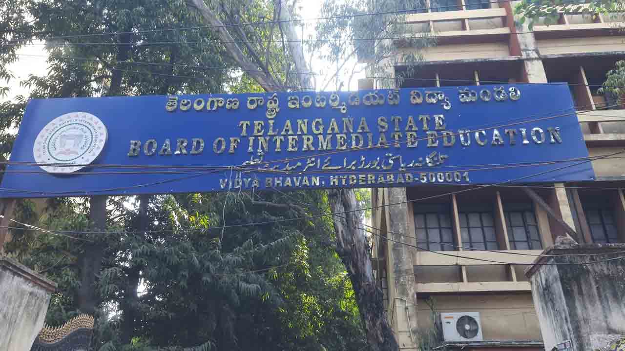 ఇంటర్‌ ప్రాక్టికల్‌ హాల్‌టికెట్లు విడుదల