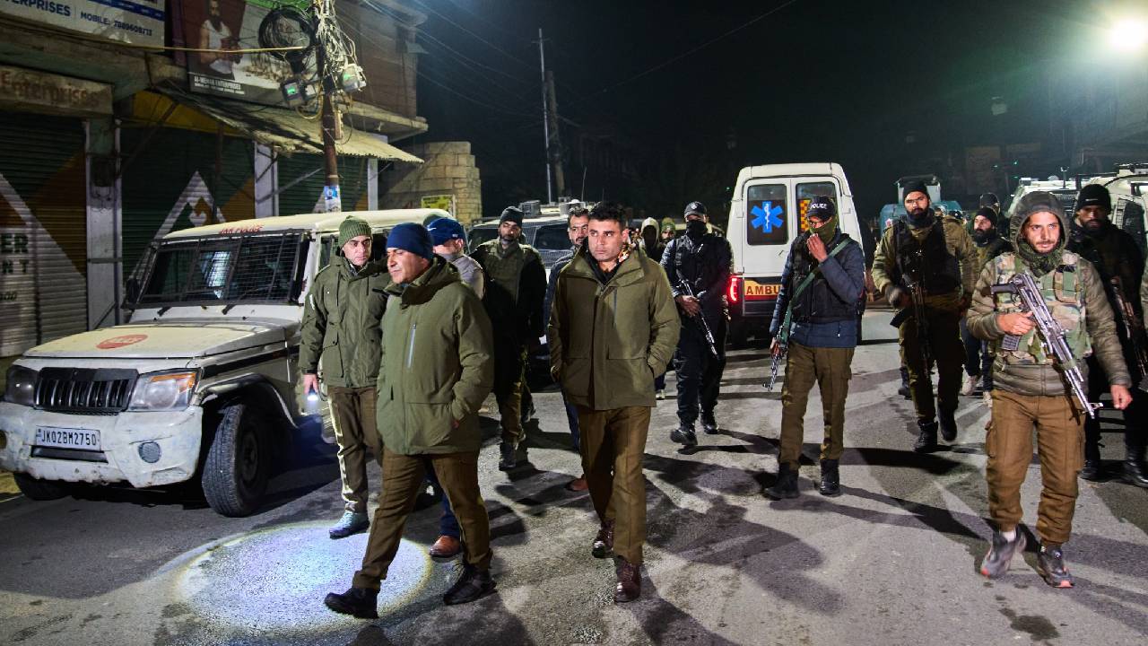 Jammu and Kashmir | కాశ్మీర్ లో పోలీసుల కీలక ఆపరేషన్.. తొలిసారి మసీదుల్లో తనిఖీలు..