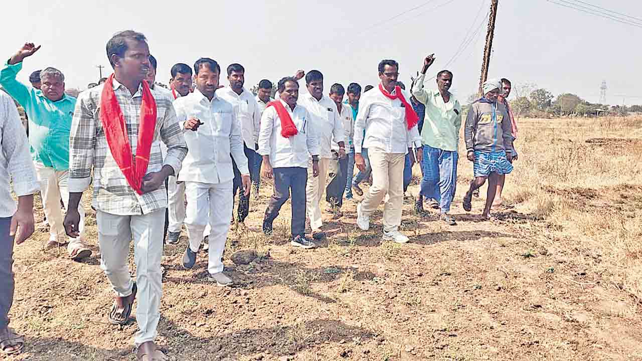 ఆలయ భూములు తీసుకుంటే ఊరుకోం.. సీపీఎం నేత జాన్‌వెస్లీ హెచ్చరిక