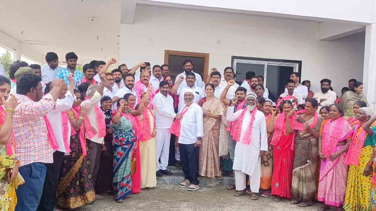 BRS party | బీఆర్‌ఎస్‌ పార్టీలోకి జోరుగా చేరికలు.. కండువా కప్పి ఆహ్వానించిన జగదీష్‌రెడ్డి