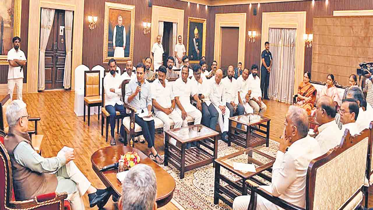 గవర్నర్‌ను కలిసిన బీఆర్‌ఎస్‌ బృందం