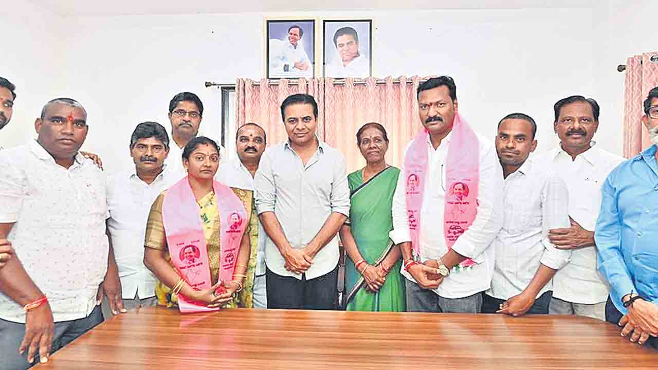 సిరిసిల్లలో కాంగ్రెస్‌కు షాక్‌