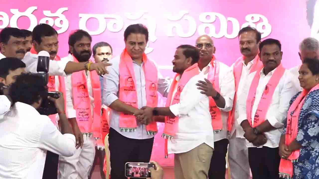 KTR | కేటీఆర్‌ సమక్షంలో బీఆర్‌ఎస్‌లోకి భారీగా చేరికలు.. Video