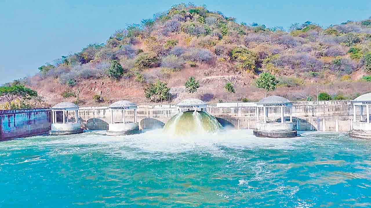 నలుదిశలా కాళేశ్వర ధార.. ఏ సాగునీటి అవసరమైనా అదే దిక్కు