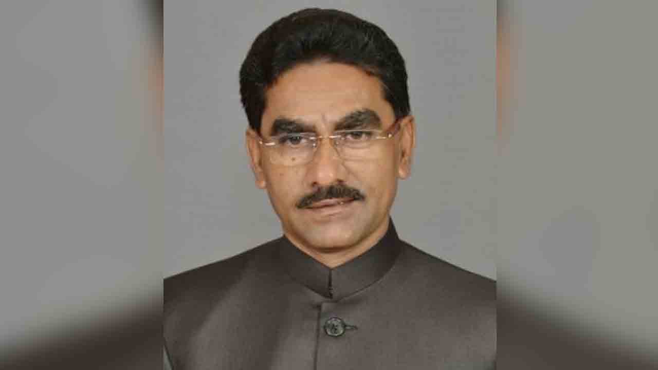 50% హైదరాబాద్‌ రోడ్లకు ఇవ్వాలి : మొయినుద్దీన్‌