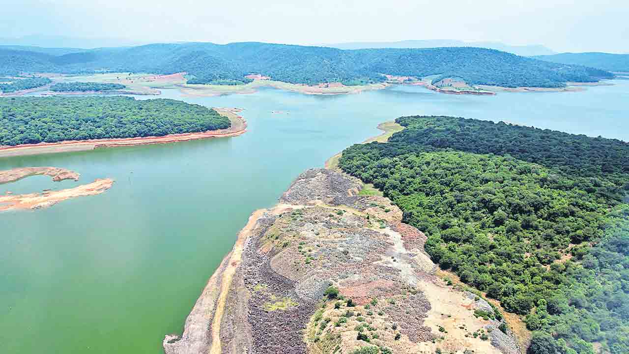మేధో కుటిలత్వాన్ని ప్రదర్శించిన వెదిరె