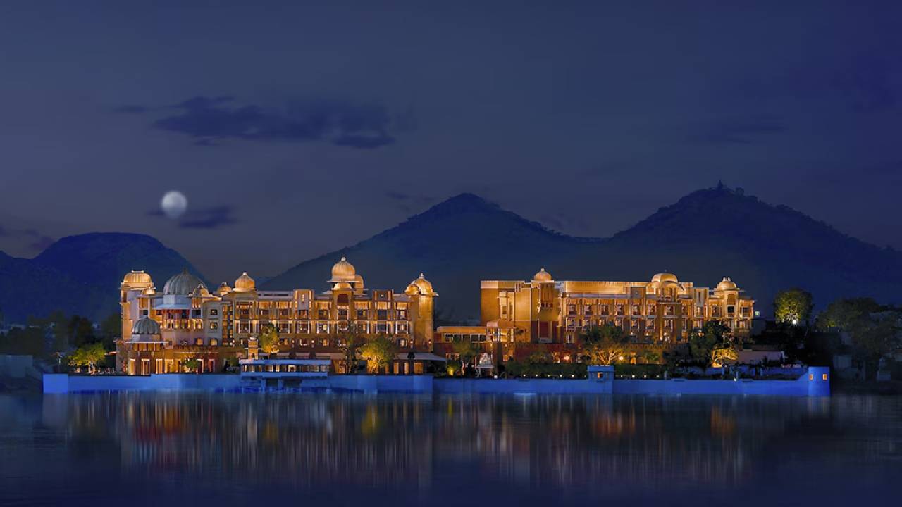 Udaipur | బాత్ రూమ్ లో కపుల్.. గదిలోకి వెళ్లిన సిబ్బంది.. 10 లక్షల జరిమానా..