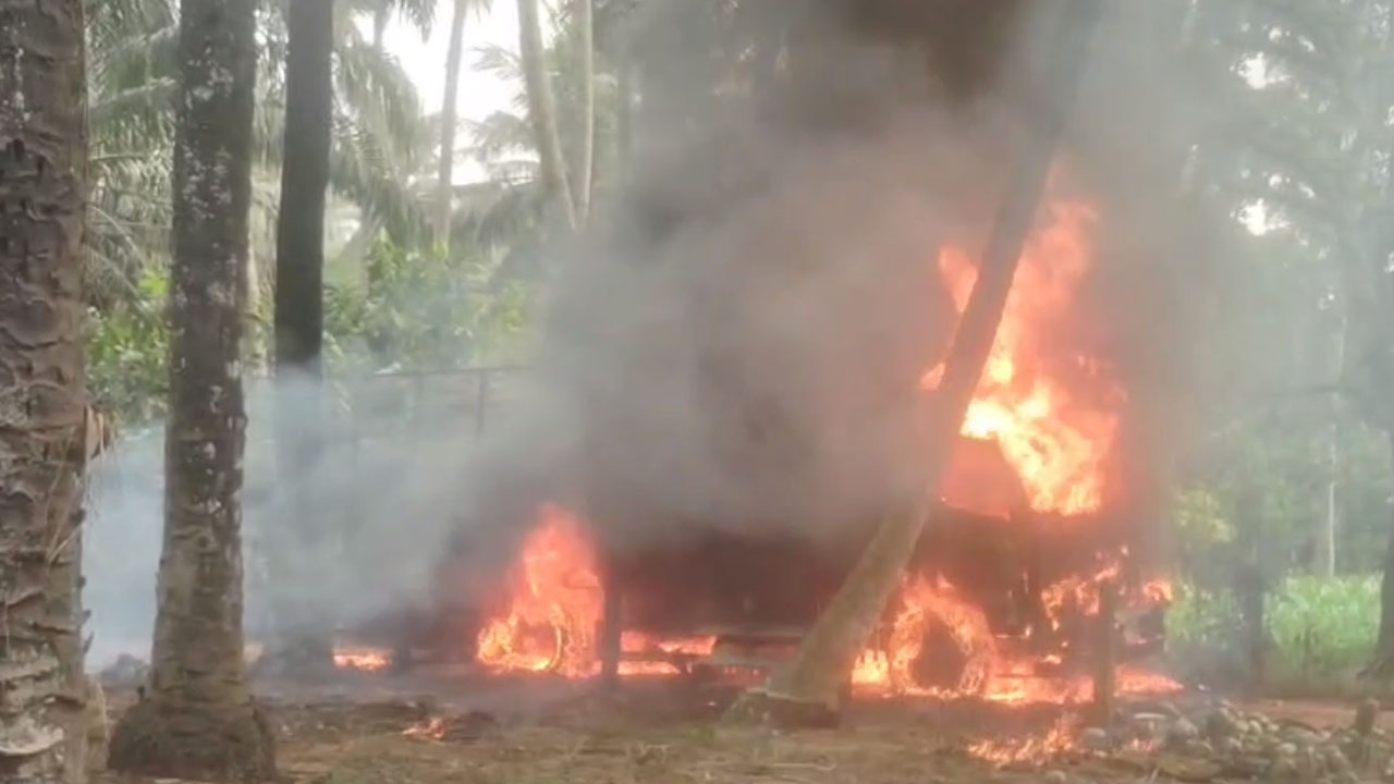 Fire Accident | అగ్నిప్రమాదంలో లారీ దగ్ధం.. ఒకరు సజీవదహనం