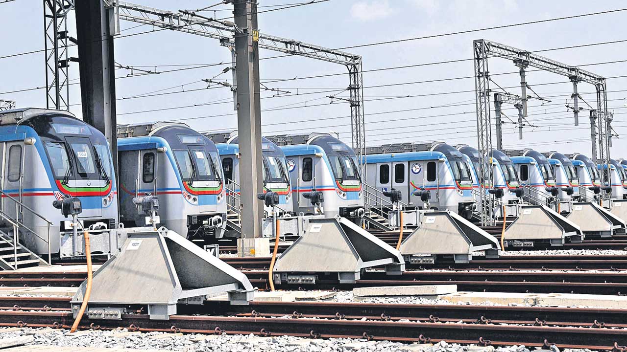 మెట్రో హస్తగతం.. మరింత ఆలస్యం