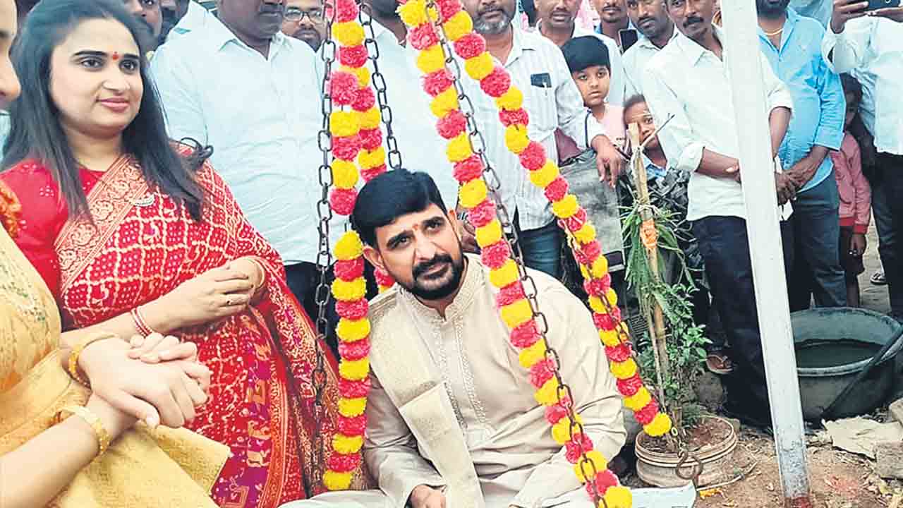 జన జాతరలు.. మూడో రోజూ తరలివచ్చిన భక్తులు