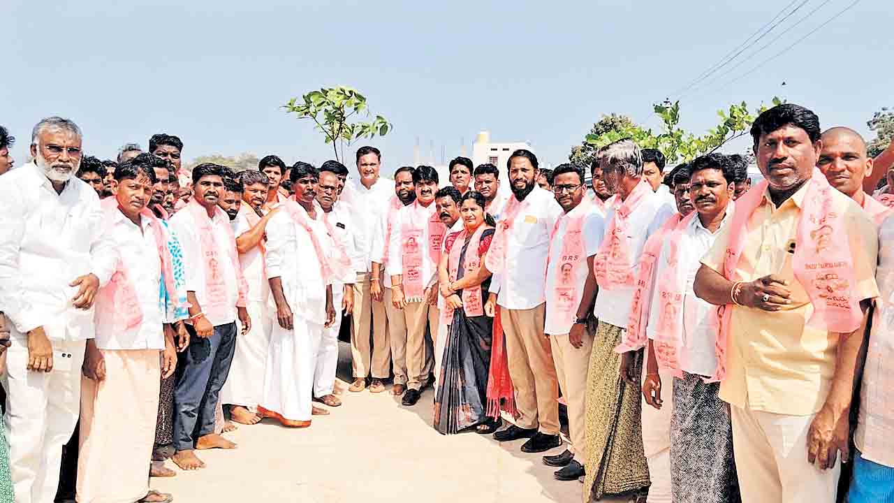 కాంగ్రెస్‌కు ఓటు అడిగే హక్కులేదు.. అలంపూర్‌ ఎమ్మెల్యే విజయుడు