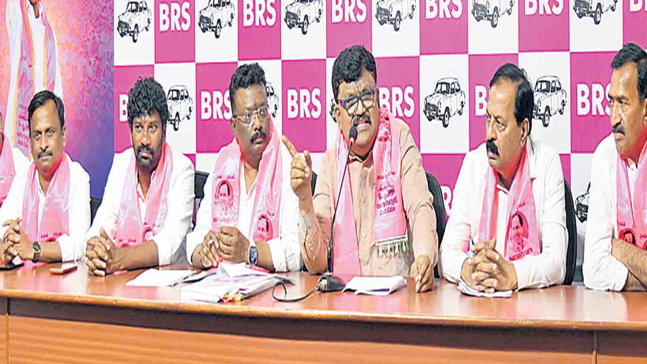 నోటీసుల.. నోటి దూల సర్కార్‌ మూర్ఖత్వంతో అక్రమ కేసులు